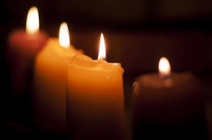 candles-933383_640